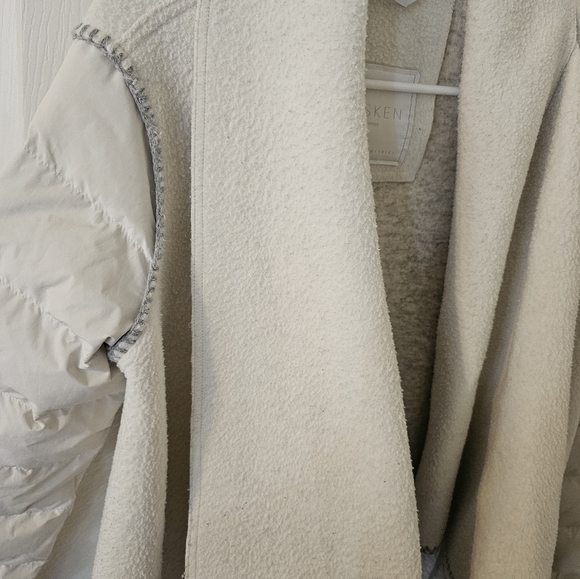 Sosken white wool fleece/down puffer wrap size S - Picture 6 of 12